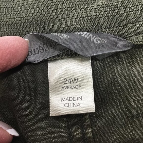 Signature Slimming NWT C&B Straight Relaxed Fit High Rise 24W The Perfect Jean - Picture 6 of 7